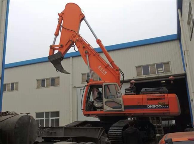 挖掘機(jī)巖石臂，挖掘機(jī)巖石臂廠家，挖掘機(jī)改裝巖石臂